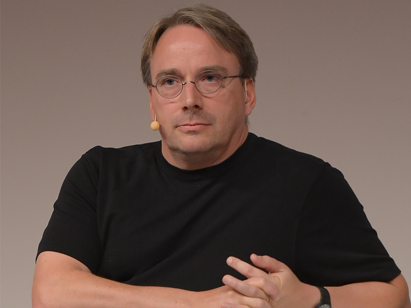 Linus Torvalds deja temporalmente Linux