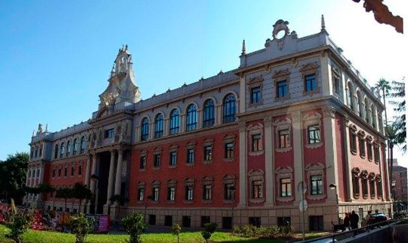 Universidad de Murcia: acceso a aulas informáticas 24×7